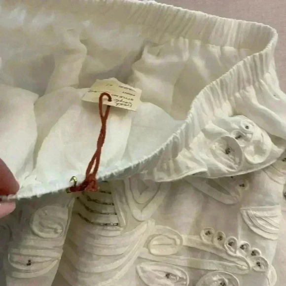 Raga Womens White Mini Nomad embosed appliqué miniskirt small NEW - Picture 8 of 13